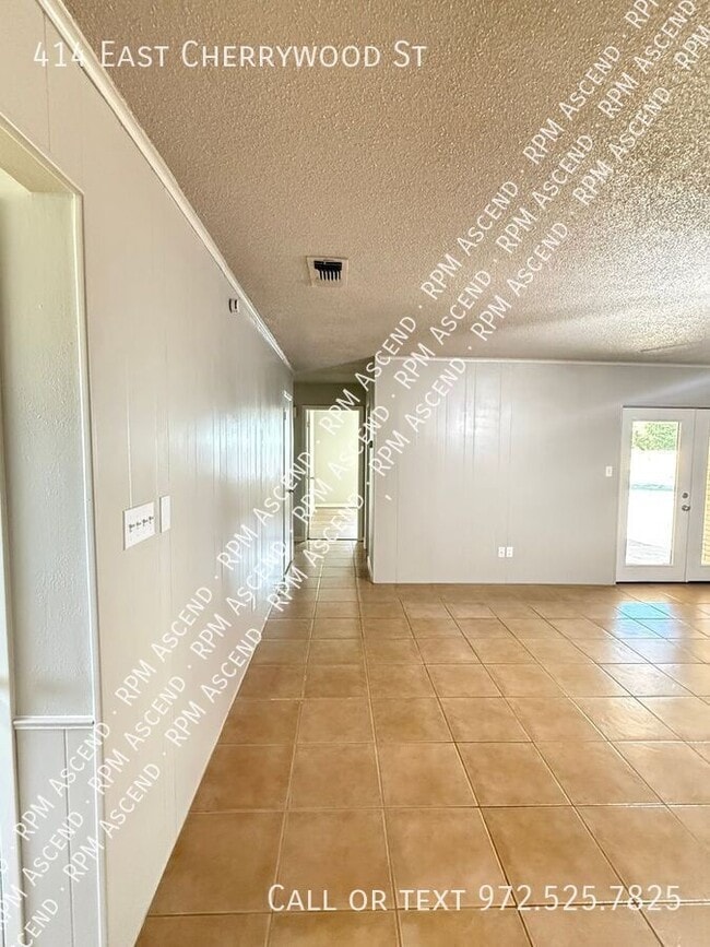 Building Photo - 414 E Cherry Wood Ln