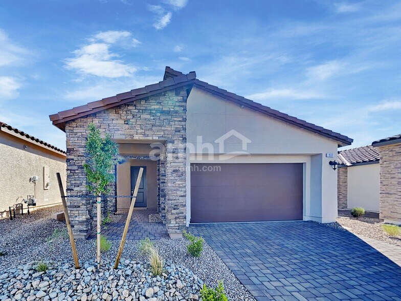 Primary Photo - 537 Silverbell Falls Pl