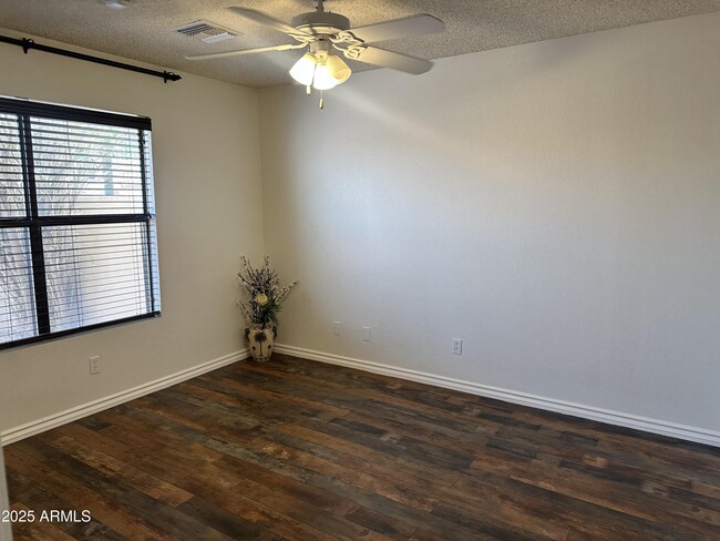 Building Photo - 12437 S 38th Pl