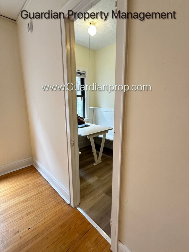 Building Photo - Studio Lakes Uptown Apartment, Blocks from...