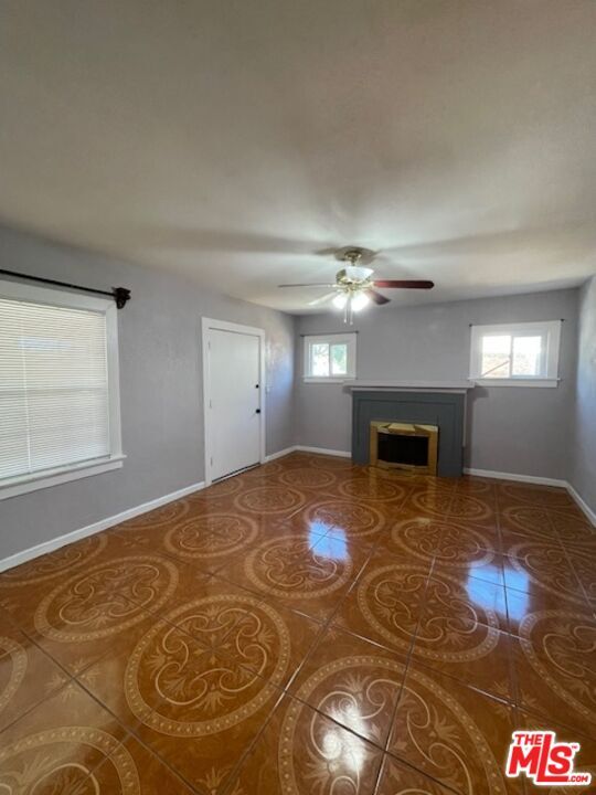 Building Photo - 604 Eye St