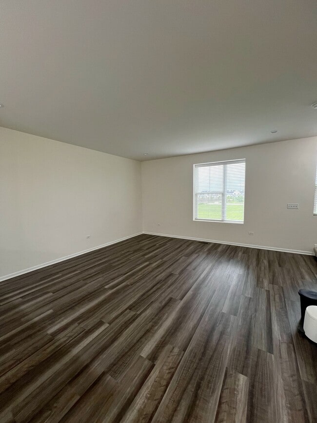 Building Photo - 858 Finley Dr