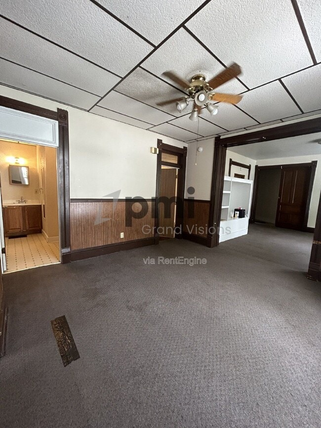 Building Photo - 1105 6th St