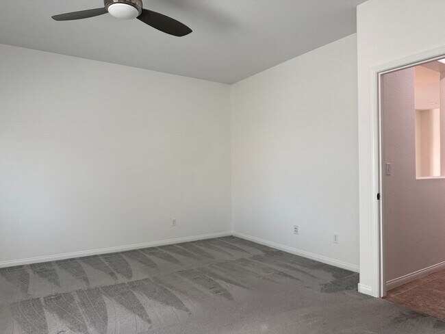 Building Photo - 3bd/bath Single Family Home!