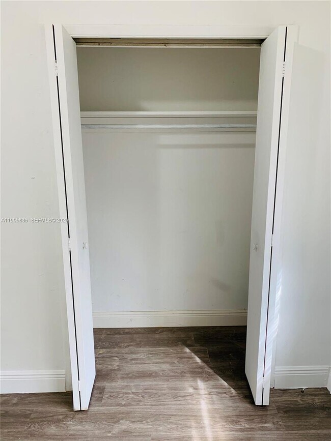 Building Photo - 738 NE 86th St