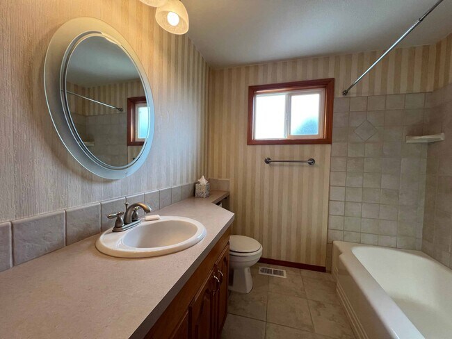 Building Photo - 2529 TAYLOR AVENUE