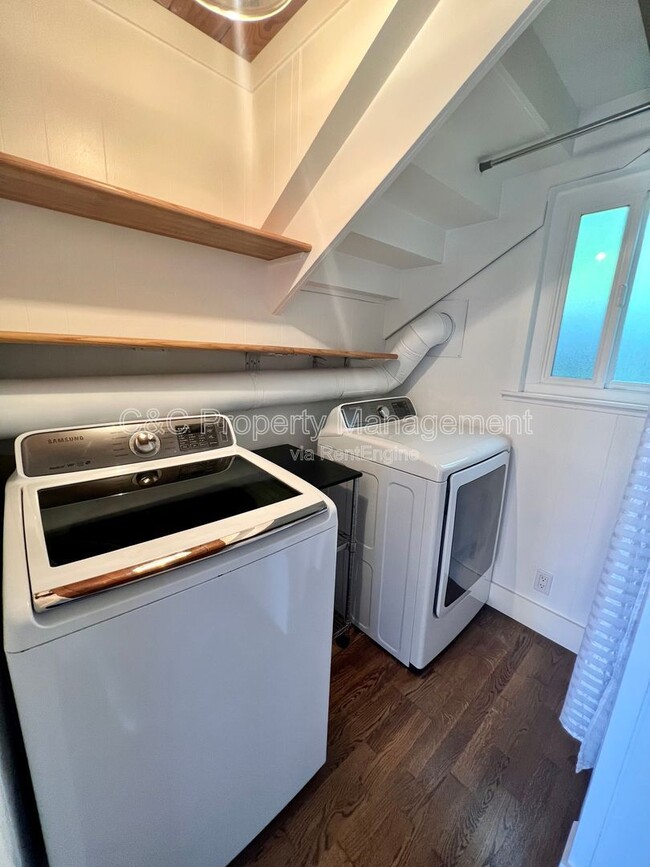 Building Photo - 766 Loma Prieta Dr