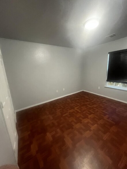 Building Photo - 4403 S Roberts St