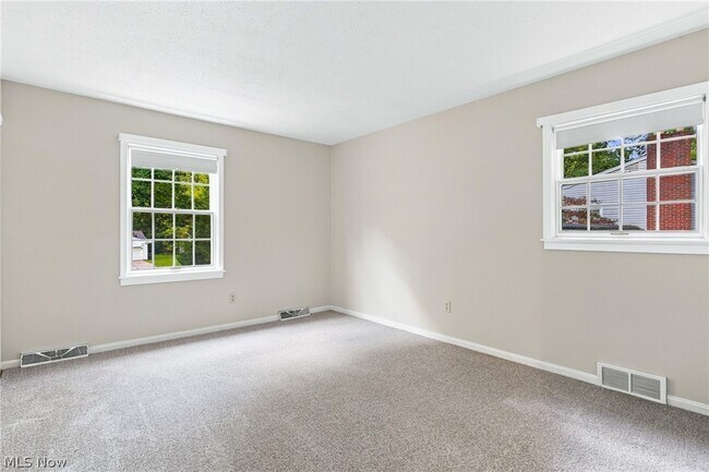 Building Photo - 6832 Green Ridge Ave