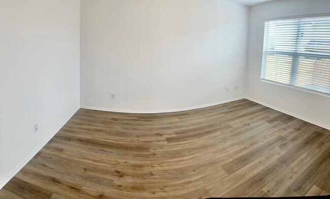 Building Photo - 437 Perfect World Lp