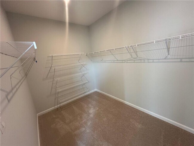 Building Photo - 352 Skylar Ct SE