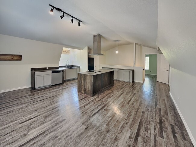 Building Photo - Private Back Unit Living with a Touch of Country Charm!