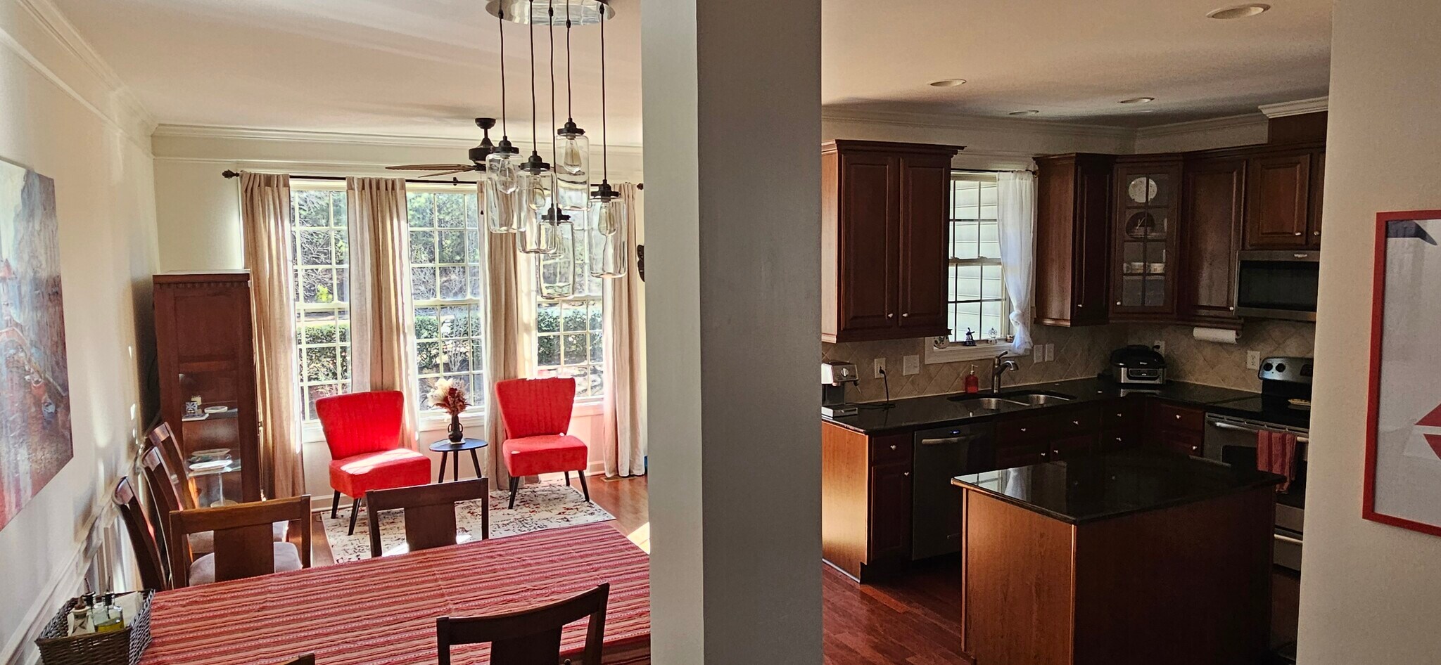 Dining area and kitchen - 423 Panorama Park Pl