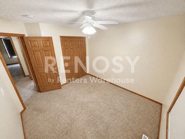 Building Photo - Available September 1st 3 Bedroom 3 Bath Single Family Home in Plymouth