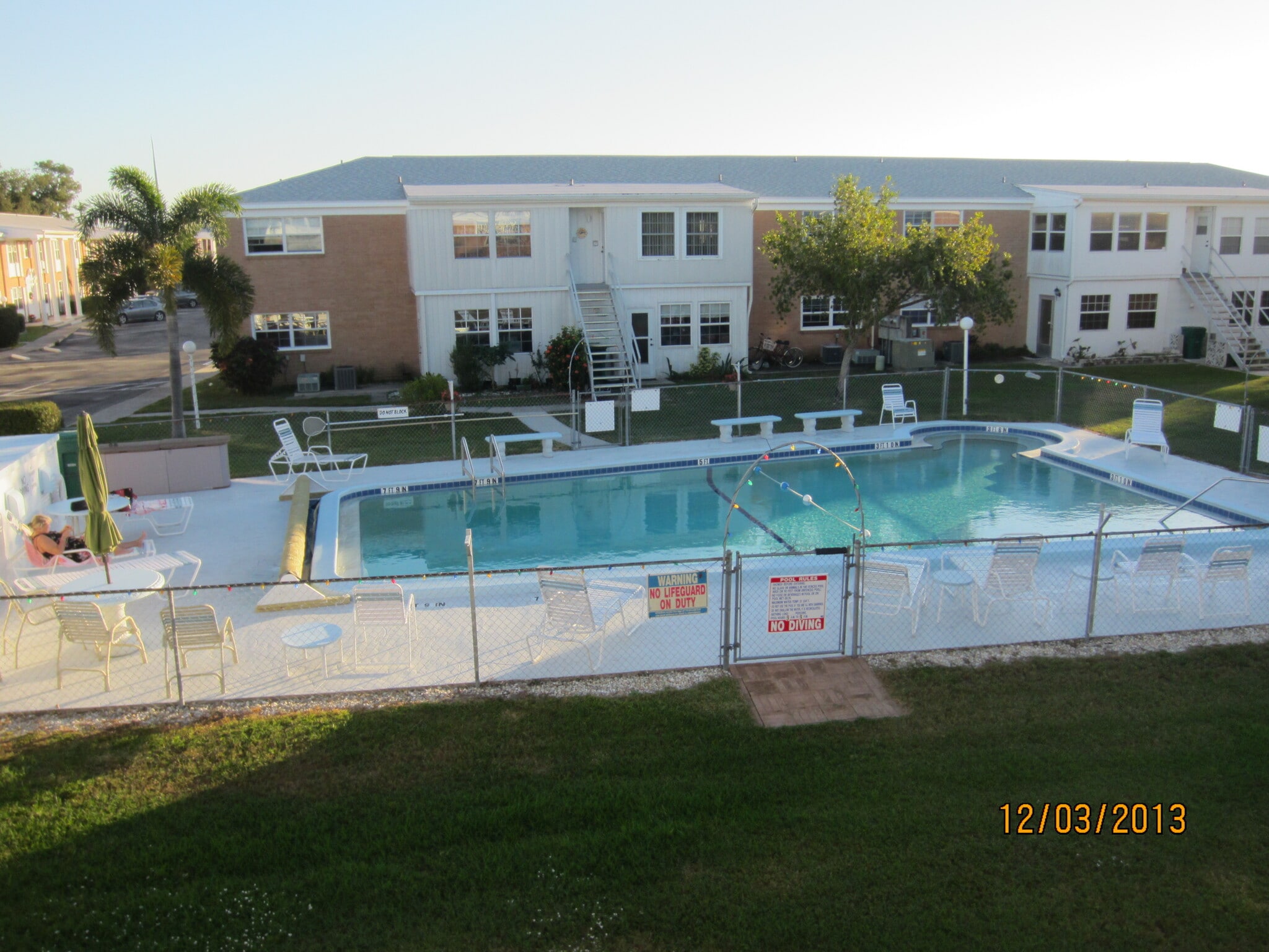 Overlooks pool - 4158 Tamiami Trl