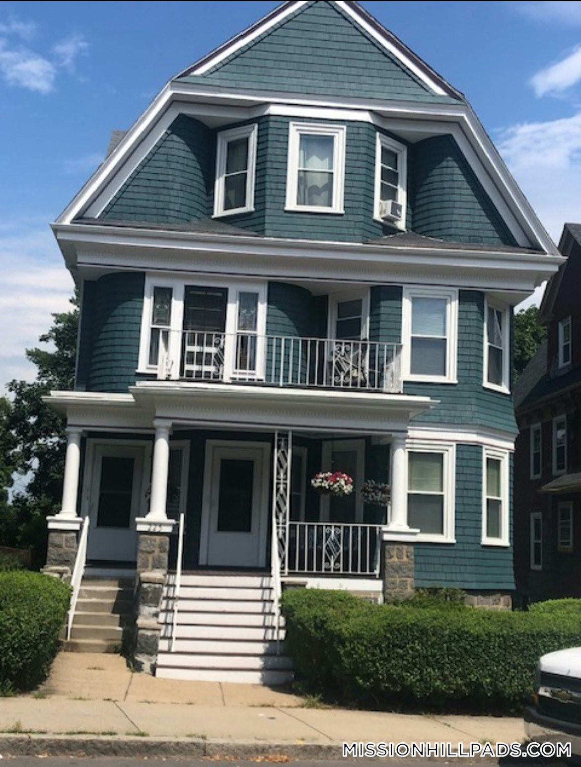 Building Photo - 225A Walnut Ave