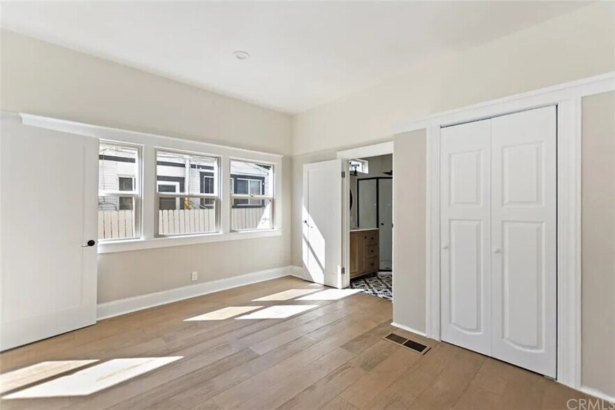 Building Photo - 1705 S Burlington Ave