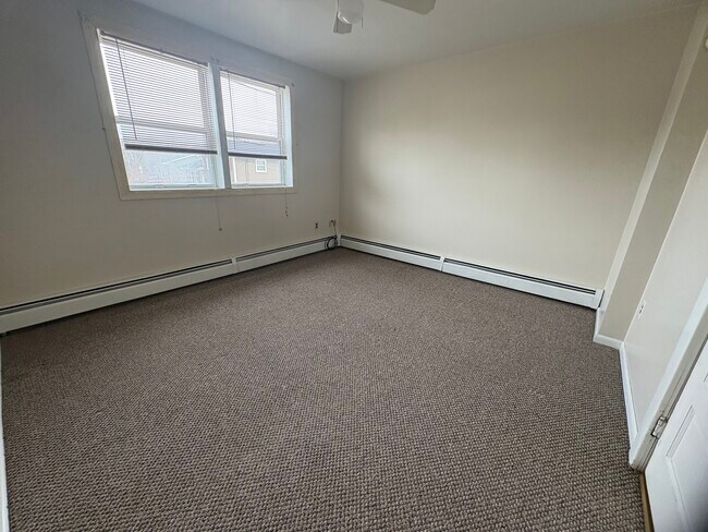 Building Photo - 23 St David St