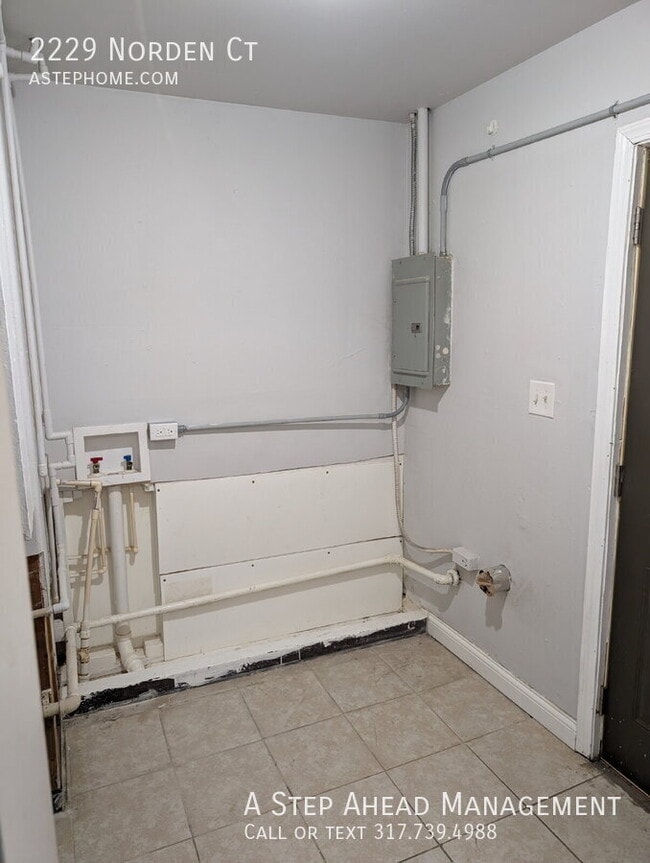 Building Photo - 2229 Norden Ct