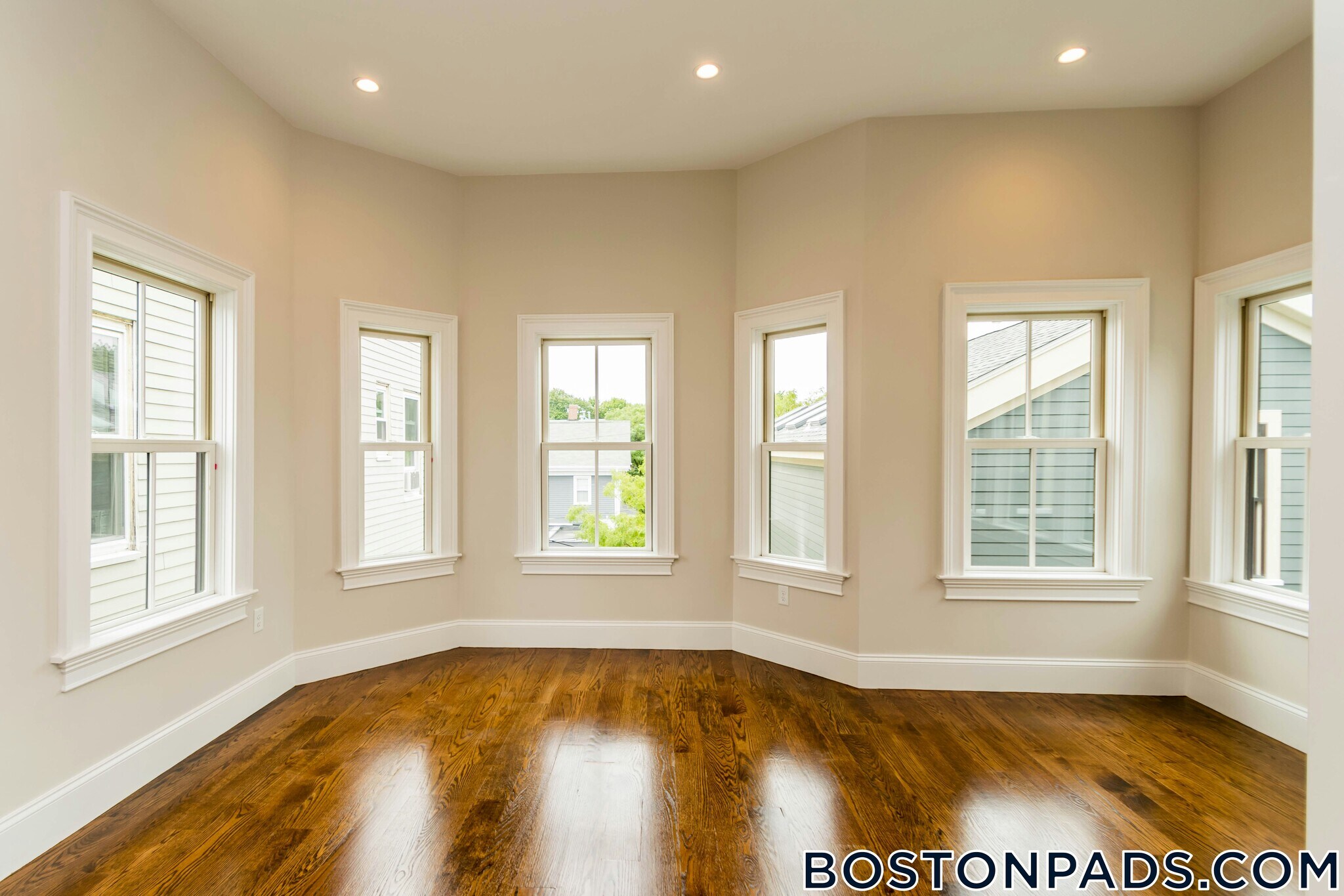 Building Photo - 124 Columbia St