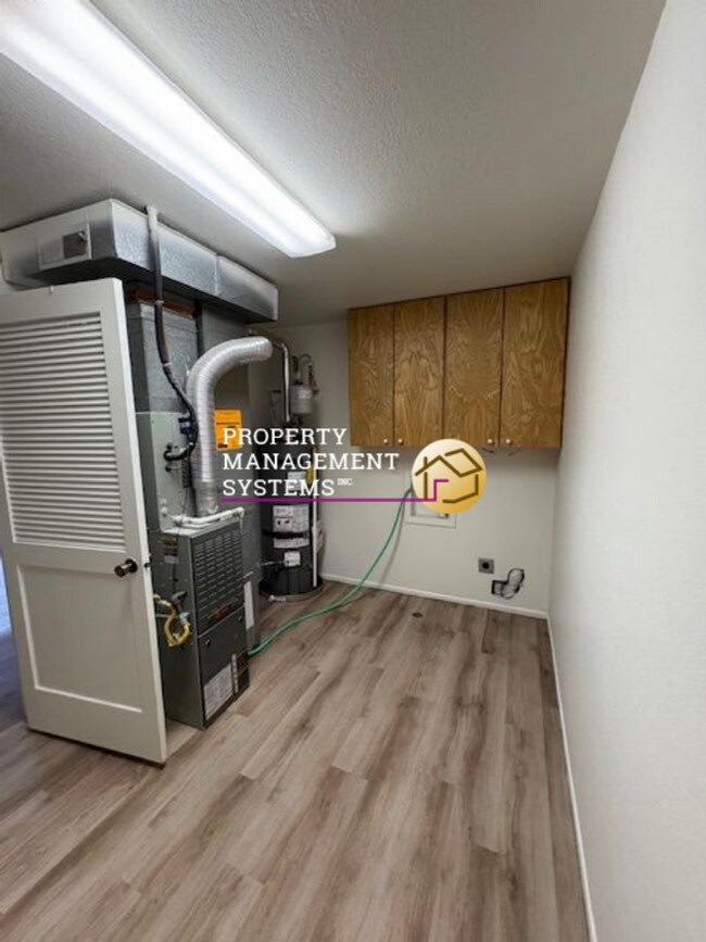 Building Photo - 2 Bedroom Condo in Gated Midvale Community