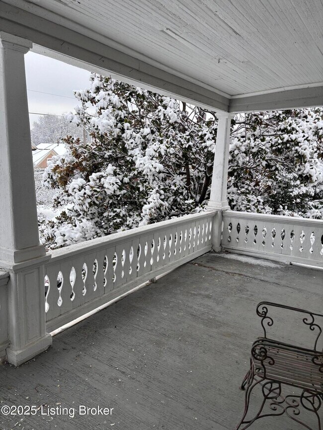 Primary Photo - 163 N Keats Ave