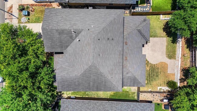 Building Photo - 12104 Broten St