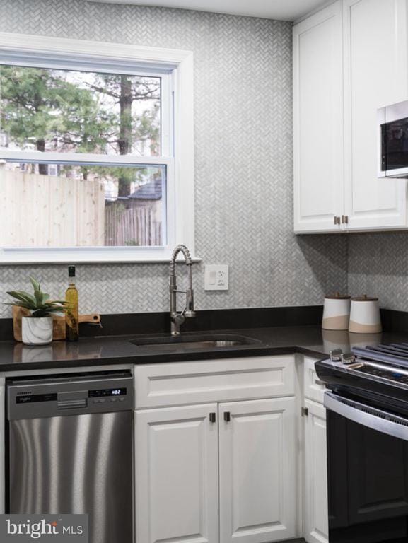 Building Photo - 612 44th St NE