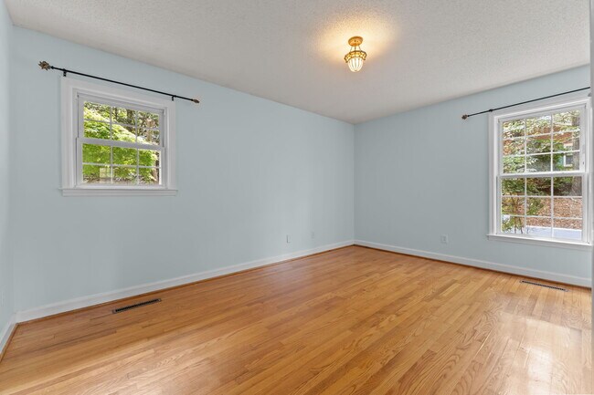 Building Photo - 1055 Inverness Rd