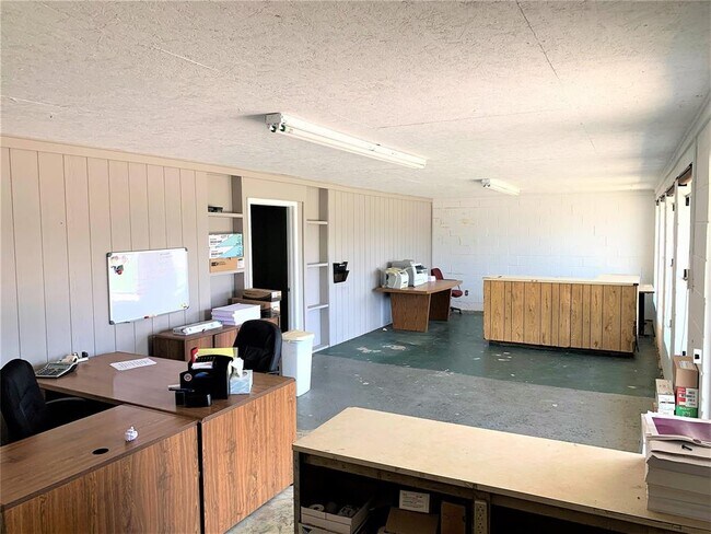 Building Photo - 8622 Hwy 6