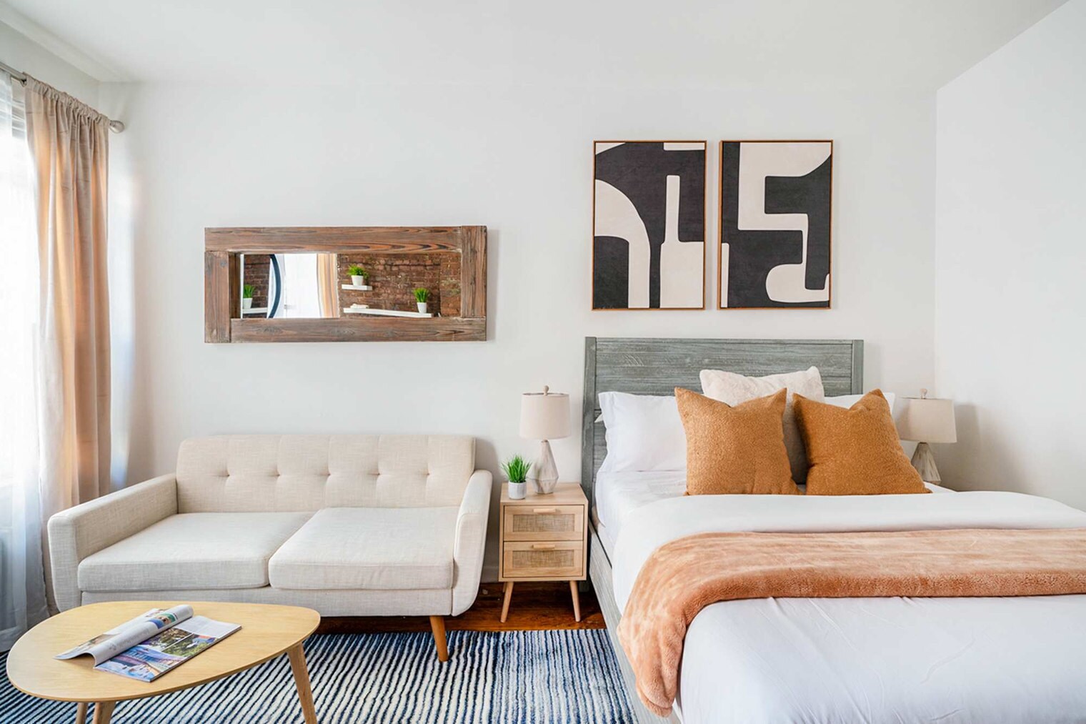 Building Photo - 240 E 26th St