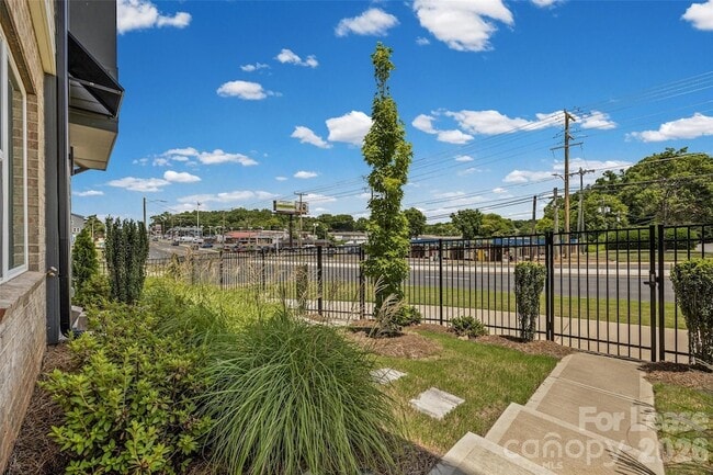 Building Photo - 5640 Kingspan Dr