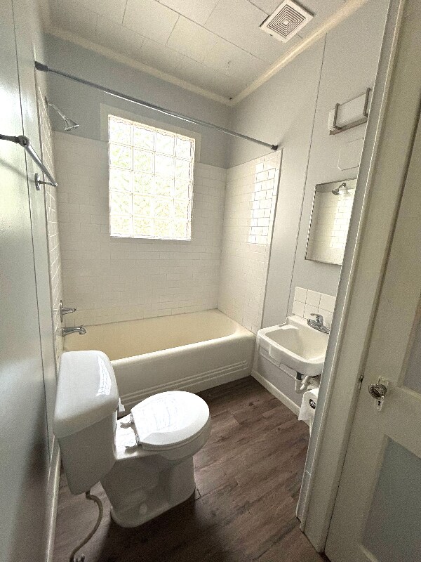 Building Photo - 800 N Mound St