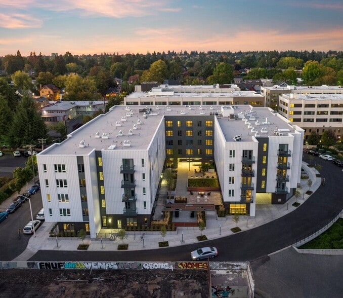 Building Photo - Quimby at the Village