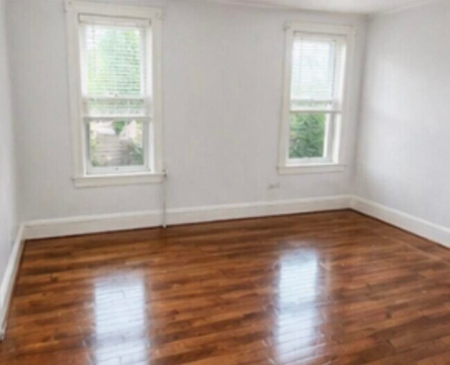 Building Photo - 142 W 27th St