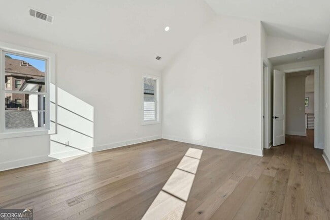 Building Photo - 120 Thome Dr