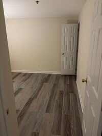 Building Photo - 42 S Cherry St