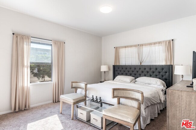 Building Photo - 751 Croft Ave