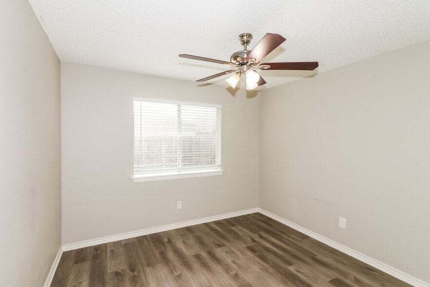 Building Photo - 10911 Kirkbud Ln