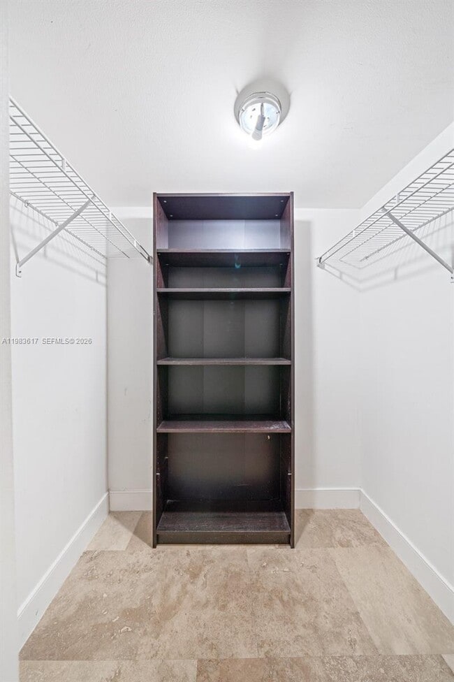 Building Photo - 20335 W Country Club Dr