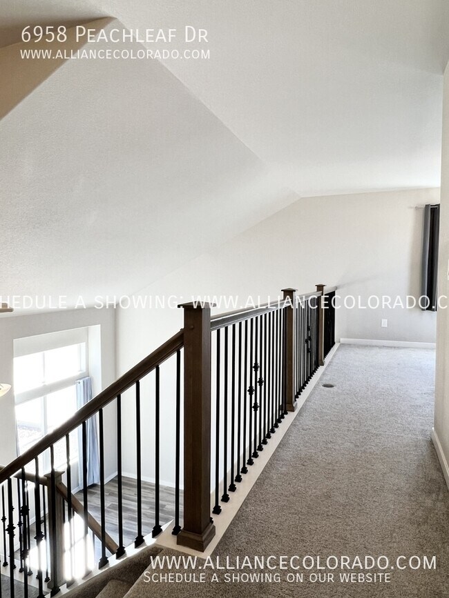 Building Photo - 6958 Peachleaf Dr