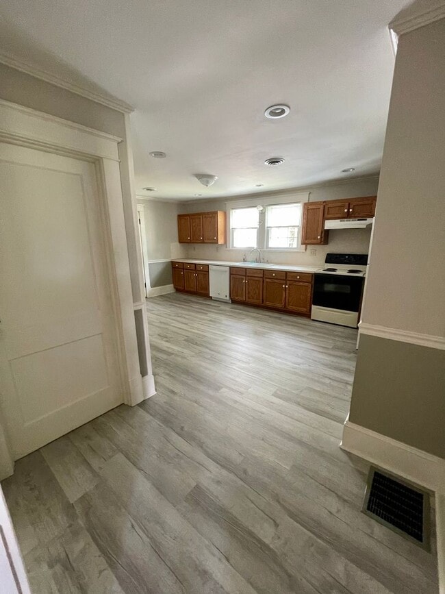 Building Photo - N Main Street China Grove NC, $1695 3br 2ba House