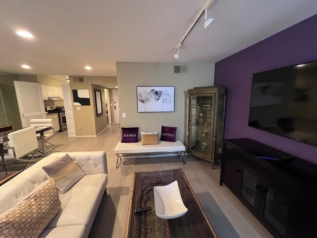 Building Photo - 1815 Glendon Ave