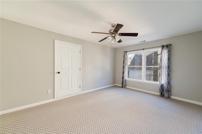 Building Photo - 6480 Stapleford Ln