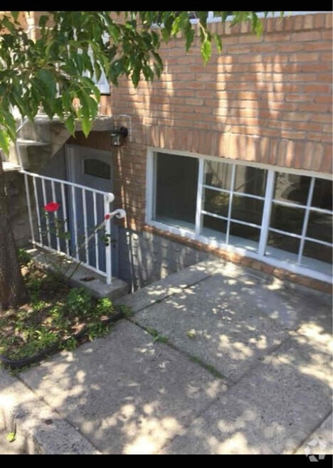 Building Photo - 2 Woodcutters Ln