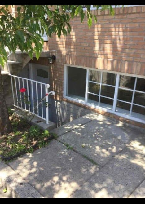Building Photo - 2 Woodcutters Ln