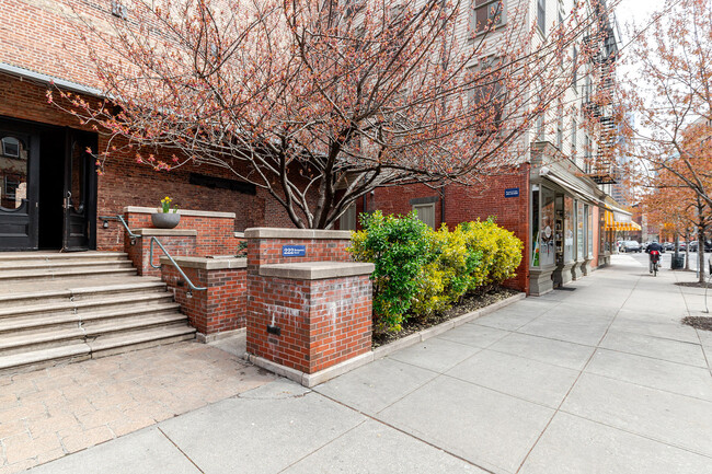 Building Photo - 222 Montgomery St