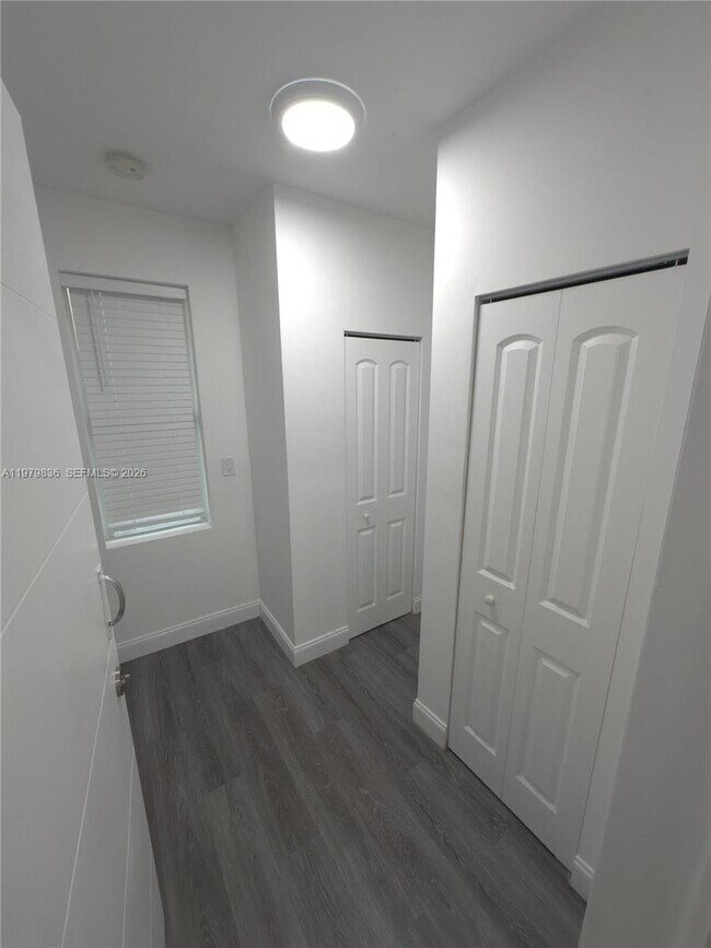 Building Photo - 1403 Adams St