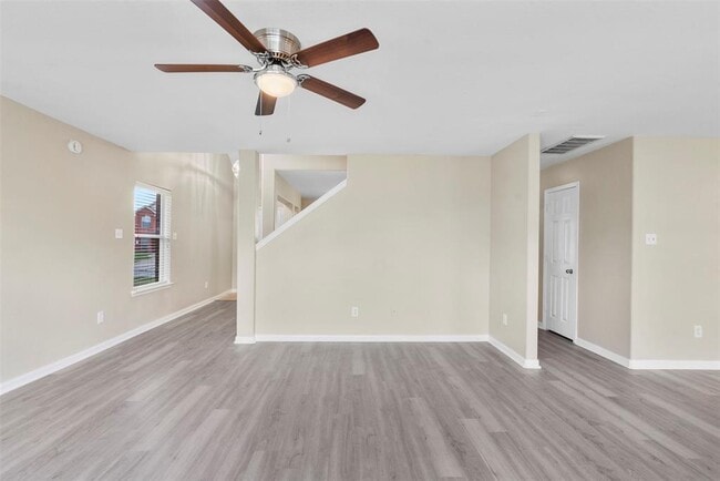 Building Photo - 2423 Pinpoint Dr