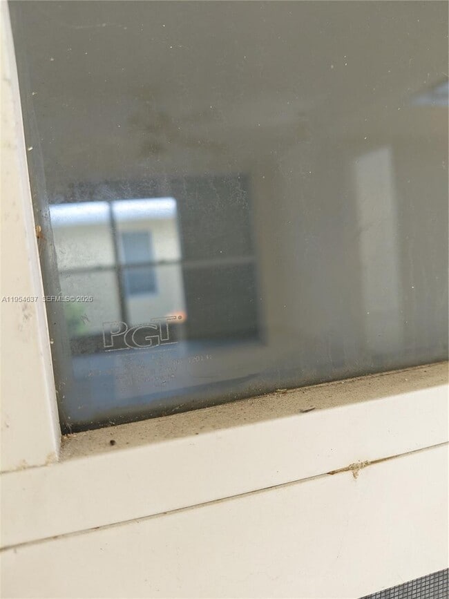 Building Photo - 731 Hummingbird Way